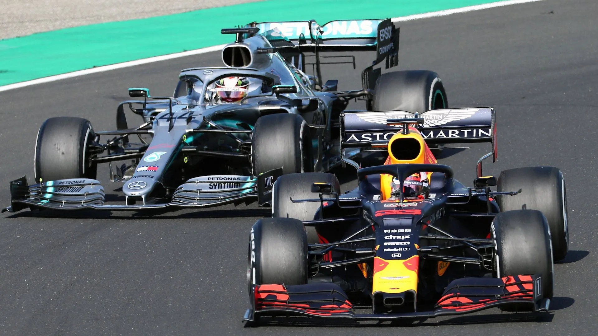 Lewis Hamilton Runs Down Max Verstappen in Final Laps to Win Formula 1  Hungarian Grand Prix