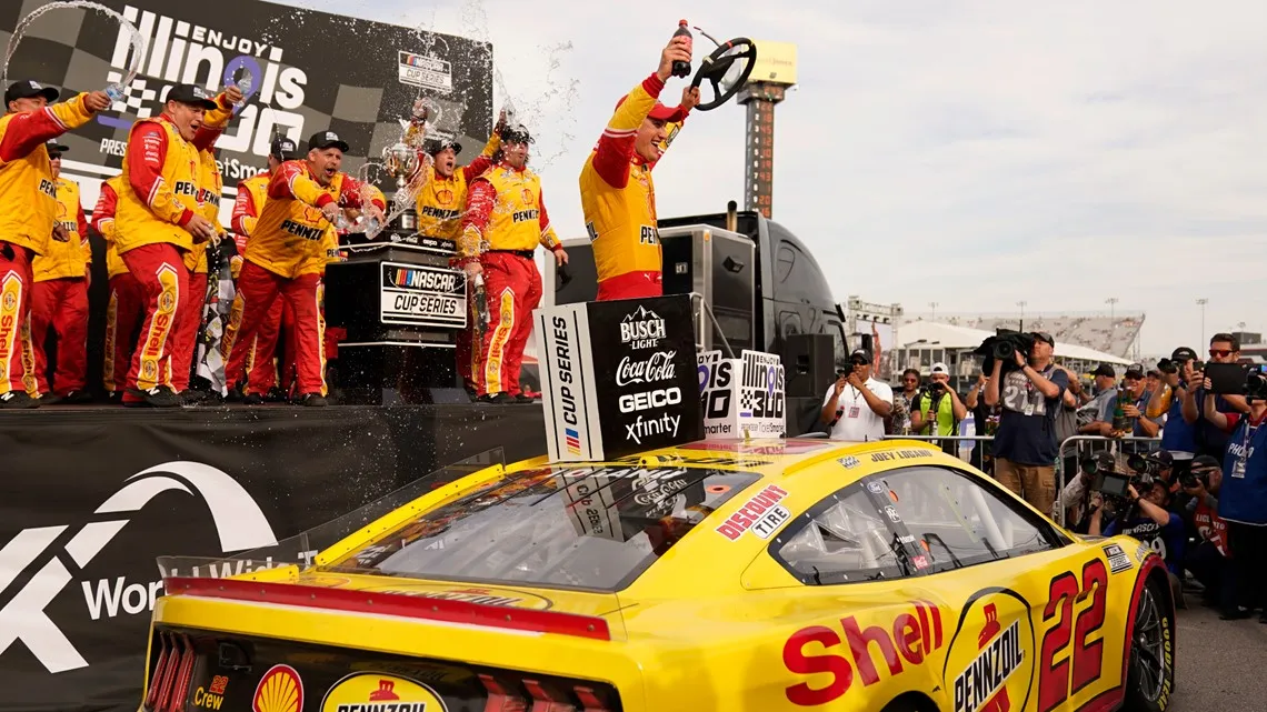 Joey Logano beats out Kyle Busch in NASCAR Cup Series | fox61.com