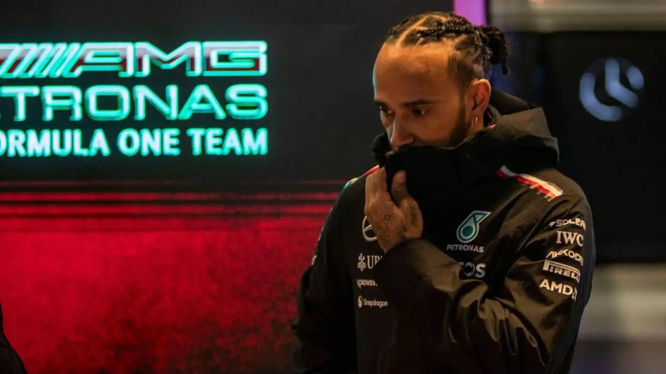 Lewis Hamilton given six-month warning ahead of huge Ferrari move