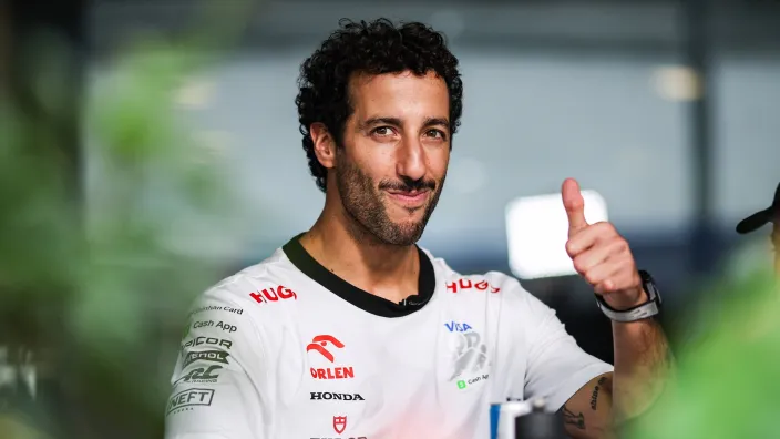 Daniel Ricciardo F1 return update emerges as NEW team offer teased -  GPFans.com