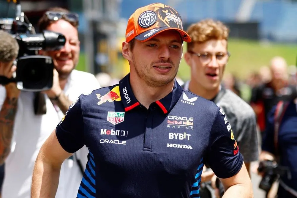 Verstappen: "Correré con Red Bull en 2025"