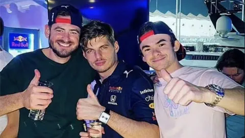 Max Verstappen y la sangre violenta heredada de su padre - Bongdaplus.vn