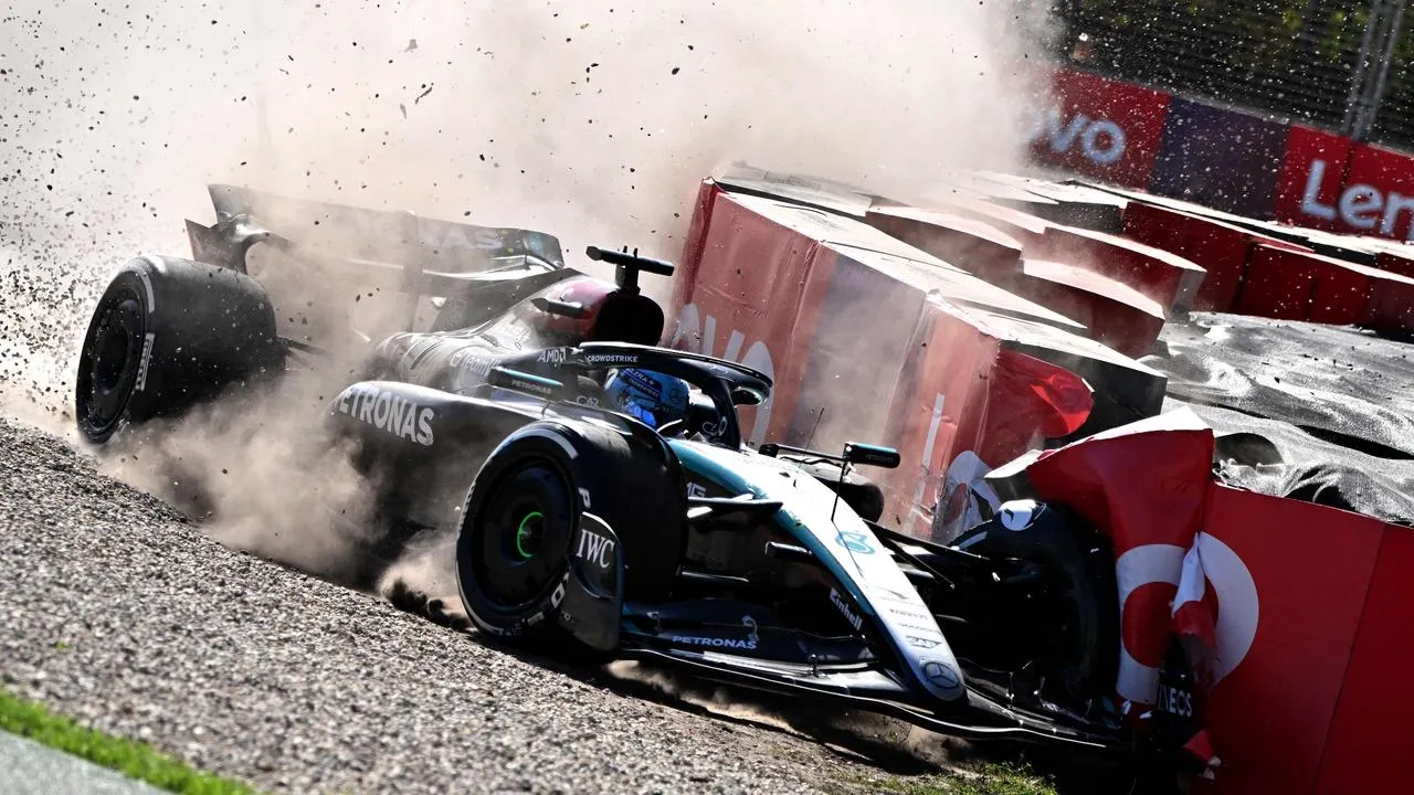 George Russell de Mercedes pide bandera roja tras un gran accidente en la última vuelta del Gran Premio de Australia, F1 2024 | news.com.au - El sitio de noticias líder de Australia