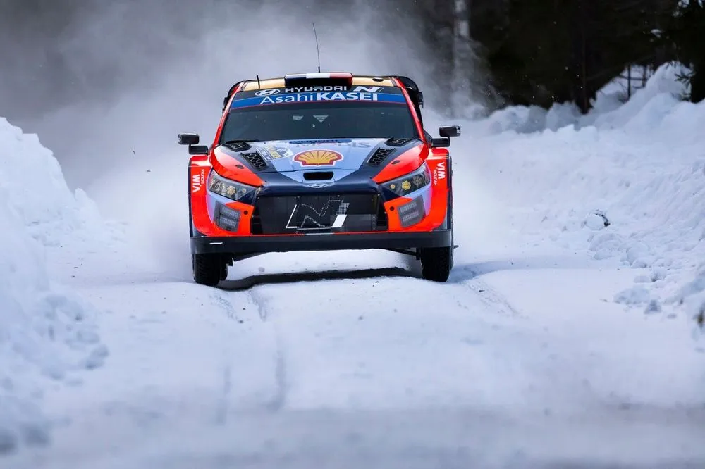 Messy” startline incident dents Fourmaux's Rally Sweden victory bid