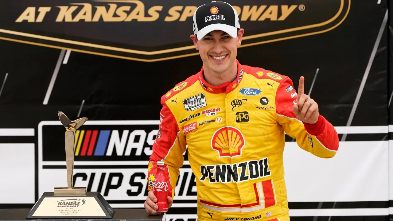 Joey Logano wins at Kansas to clinch spot in Cup Series finale -  Sportsnet.ca