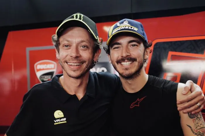 Marc Marquez Terbawa Saat Valentino Rossi Ungkap Firasat Tidak Enak untuk  Francesco Bagnaia di MotoGP 2025 - Bolasport.com