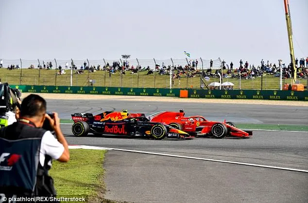 Verstappen's father 'disappointed' with his son after China GP crash |  Daily Mail Online